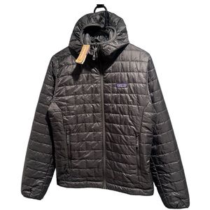 NWT Patagonia Men's S Nano Puff with Hood in Forge Grey